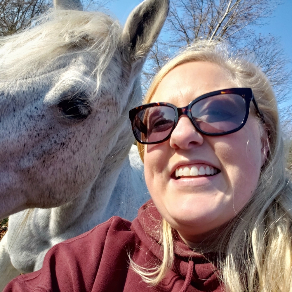 Meet your Posher, Claire